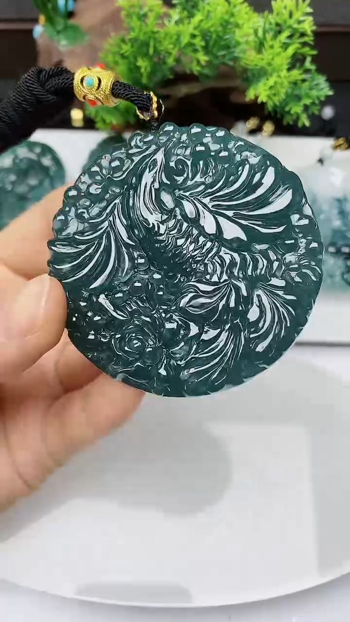 【闪购商品】翡翠颈饰未镶嵌        