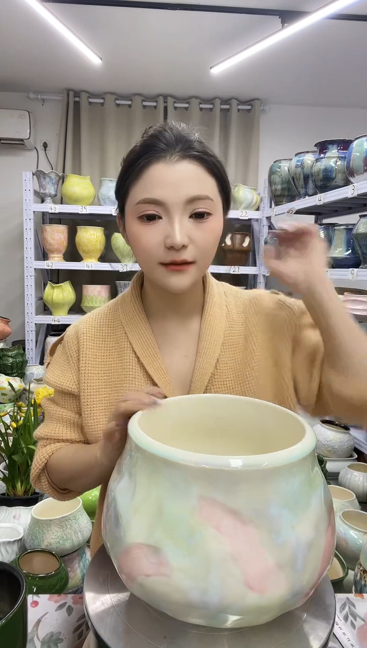 【12.4号】  花盆  高 ： 20   口：19