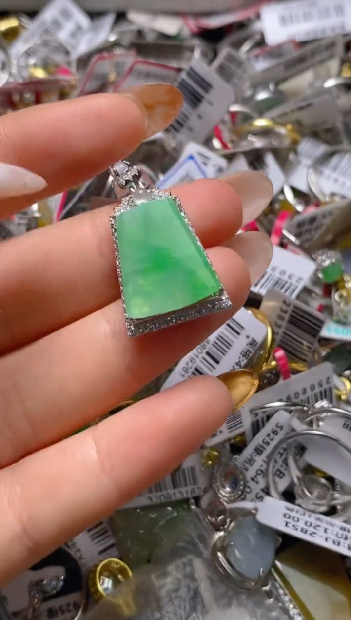 银S925镶嵌戒指翡翠百内无证书