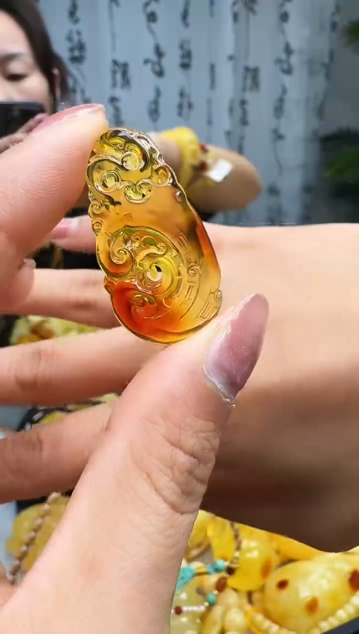 【闪购商品】琥珀裸石未镶嵌配饰