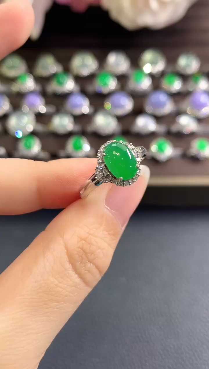 18K金镶嵌戒指翡翠b68 