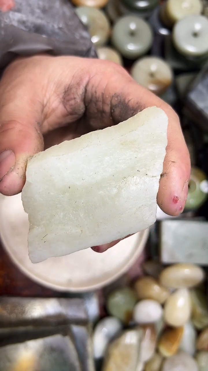 未镶嵌和田玉珠宝半成品1