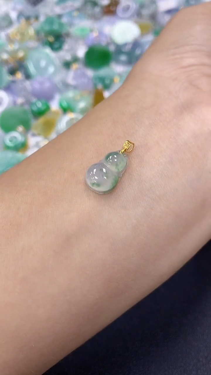 颈饰18K金镶嵌翡翠a货假一赔三支持复检百元上9元证书费自理