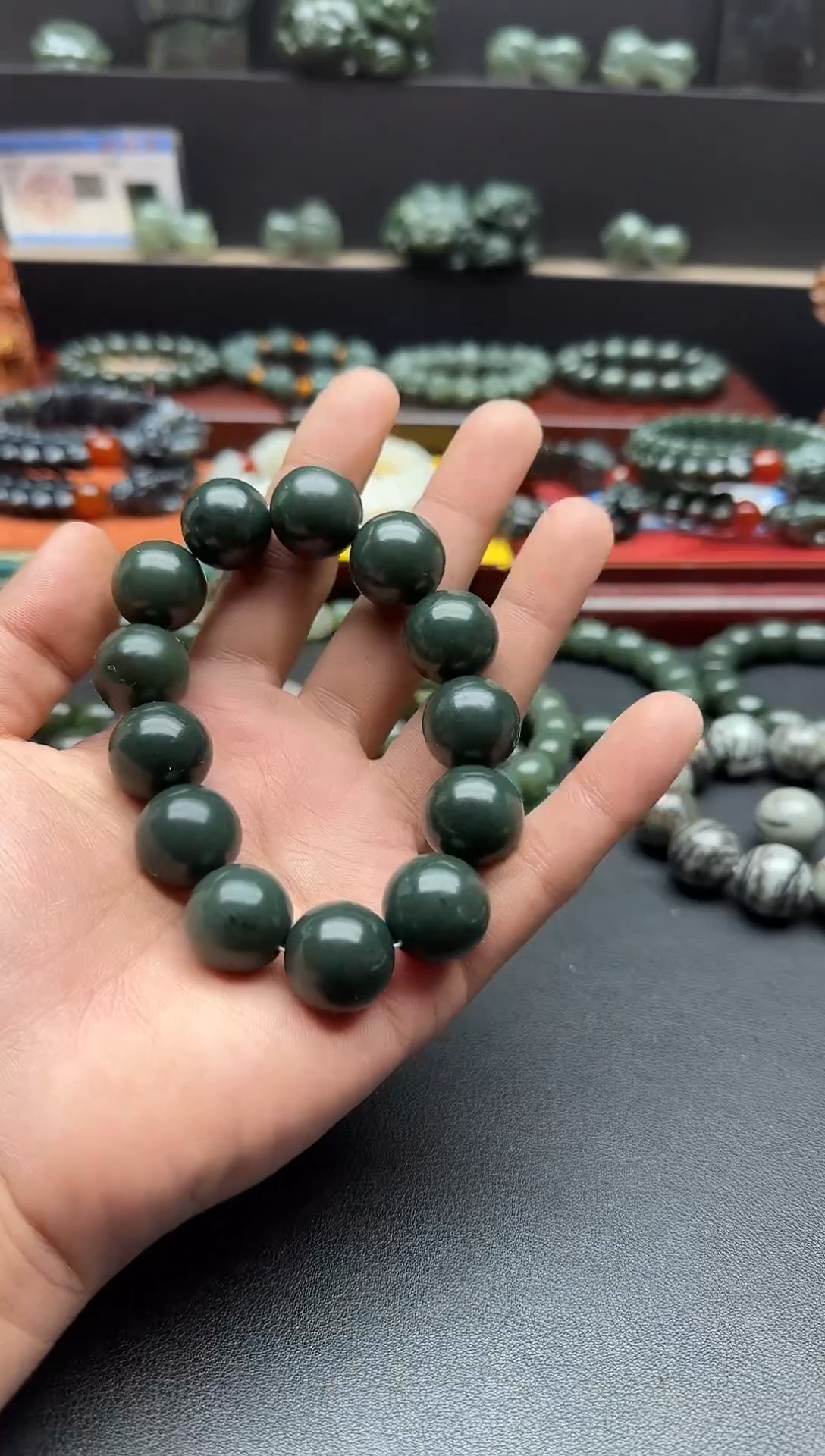 未镶嵌手串和田玉卡18M塔青手串