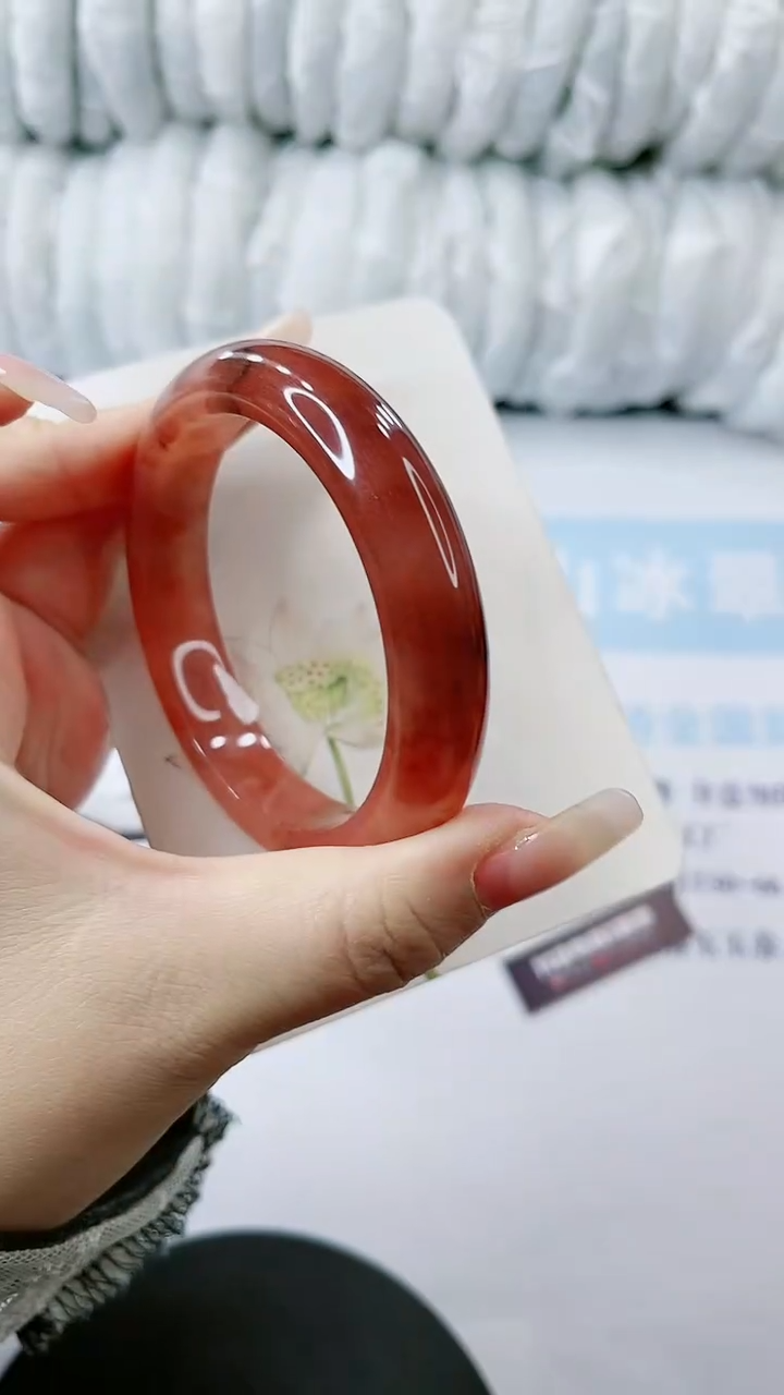 【闪购商品】石英质玉手镯未镶嵌多样性发货C8