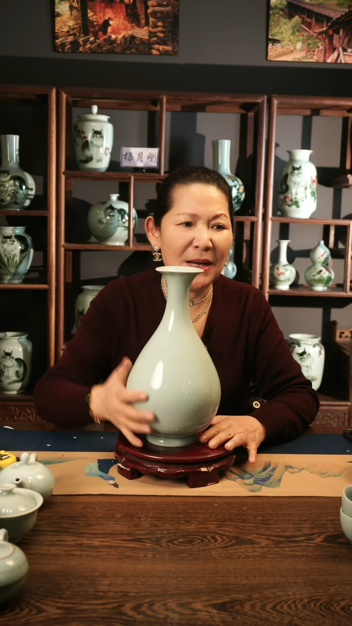 【闪购商品】龙泉青瓷 粉青 玉壶春