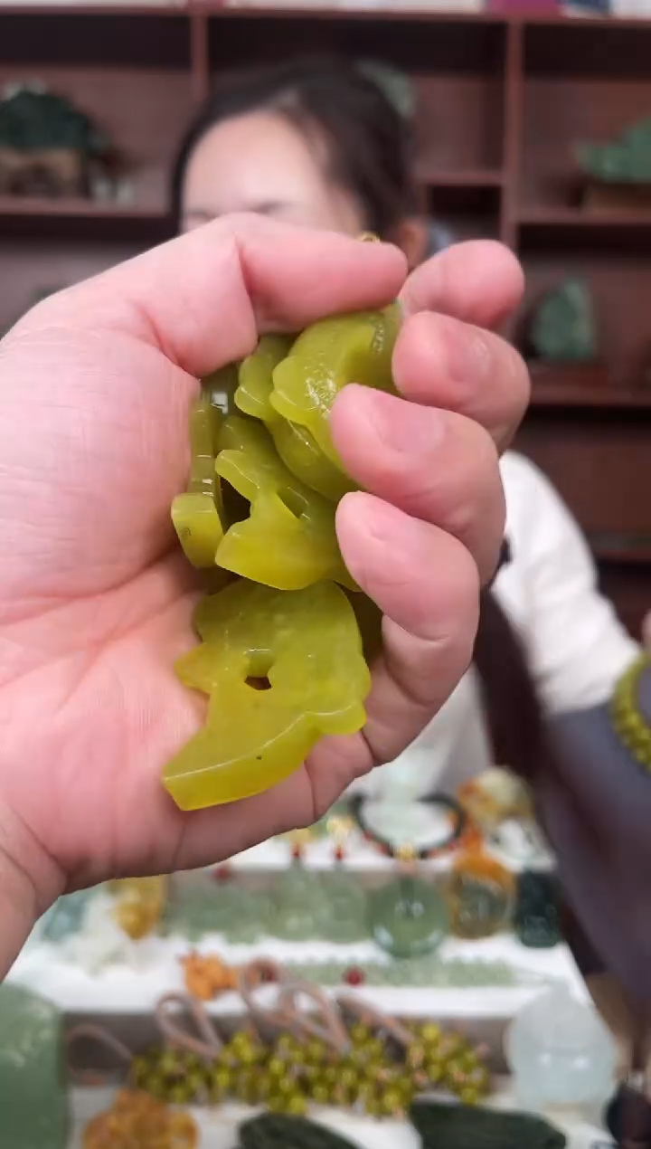 未镶嵌蛇纹石玉颈饰多样性发货拍一发一