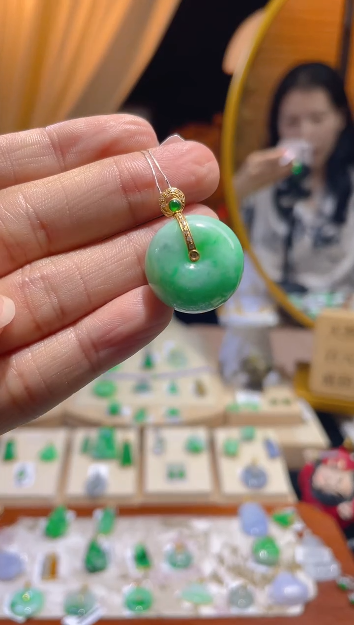 【闪购商品】翡翠颈饰18K金镶嵌假一赔三