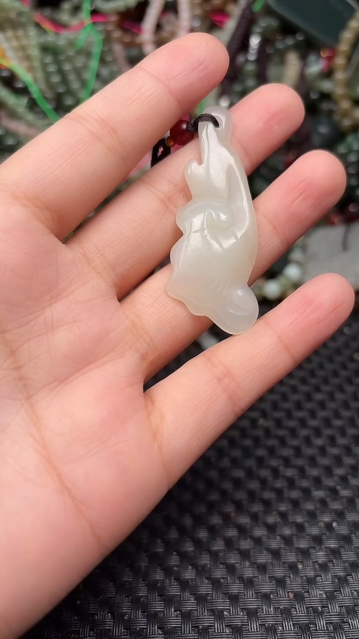 和田玉未镶嵌颈饰1