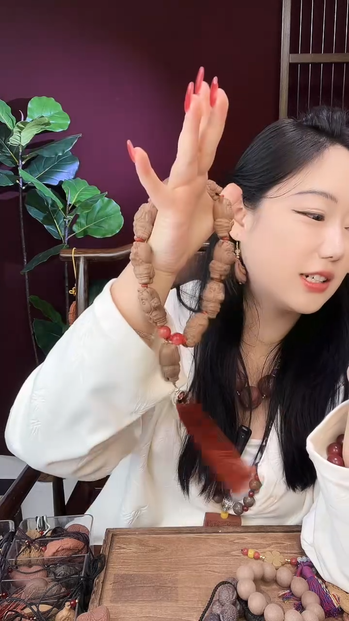 珠串合上元蜡笔小新手持