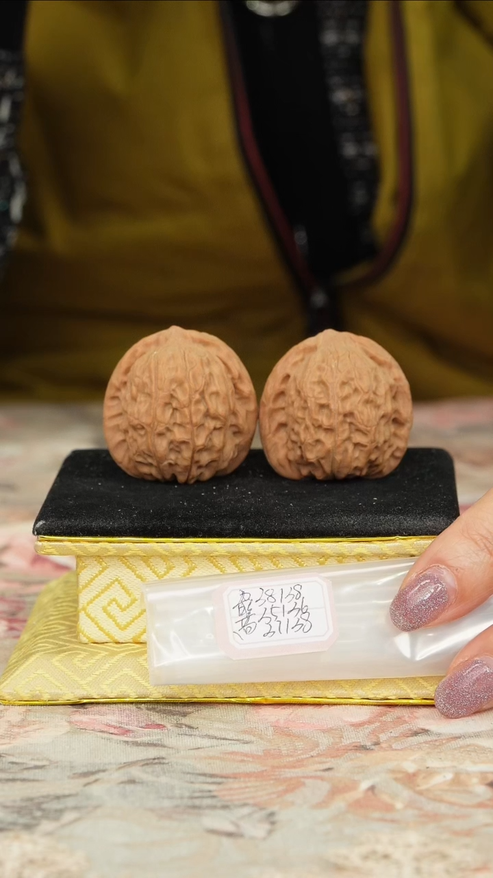 【闪购商品】文玩核桃把件非嫁接将军帽