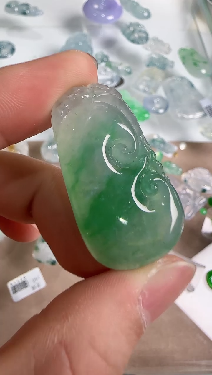 【闪购商品】翡翠吊坠(不含链)未镶嵌··