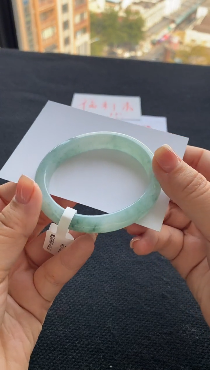 【闪购商品】翡翠手镯未镶嵌买断价XW23017288