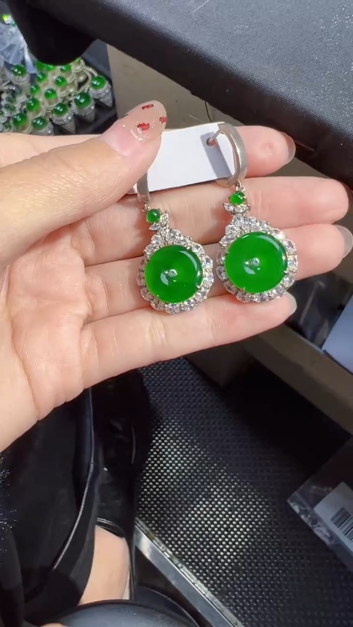 【闪购商品】定制翡翠未镶嵌耳钉1