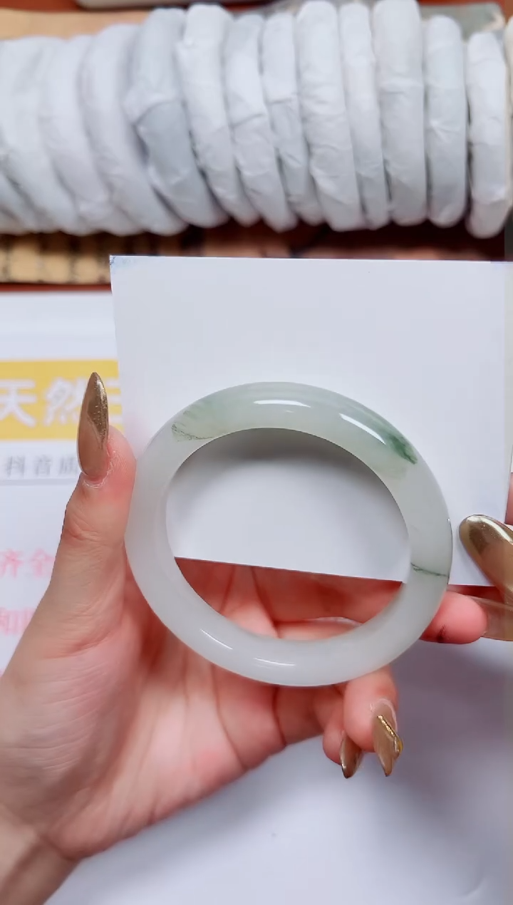 【闪购商品】石英质玉手镯未镶嵌K21-58
