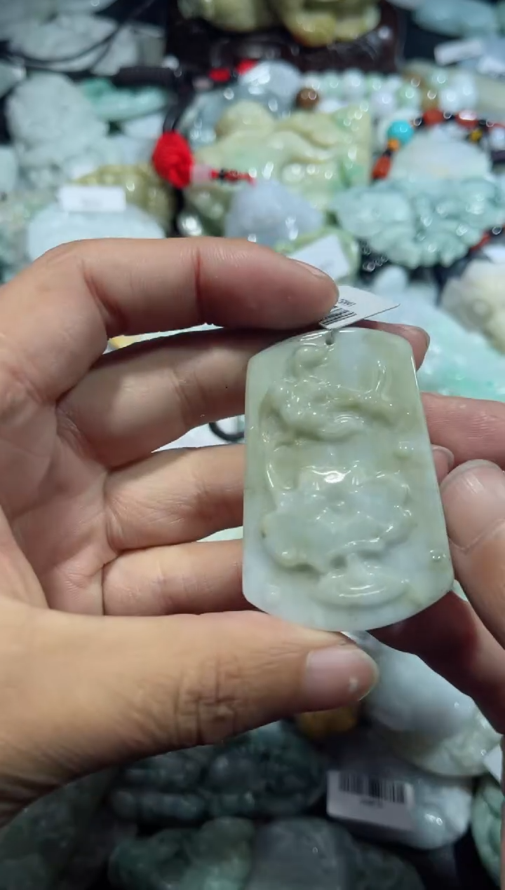 【闪购商品】翡翠颈饰未镶嵌00012442