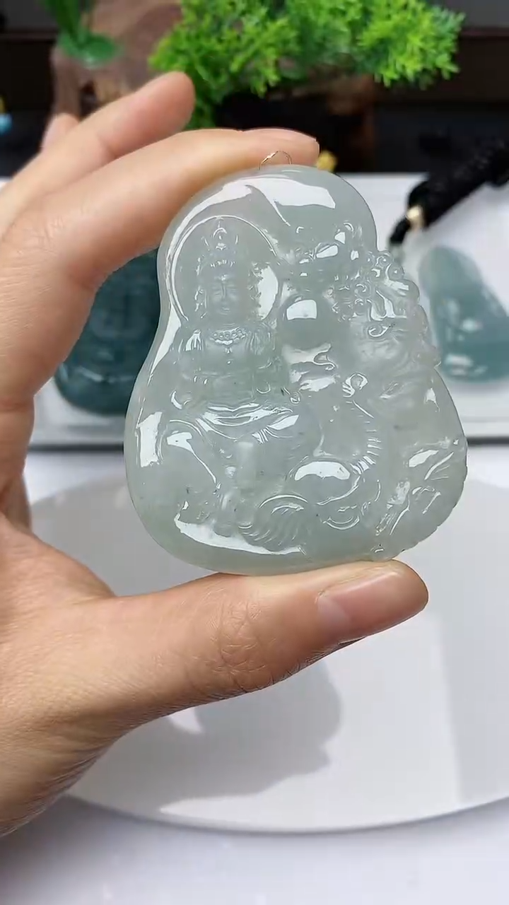 【闪购商品】翡翠颈饰未镶嵌瑕疵