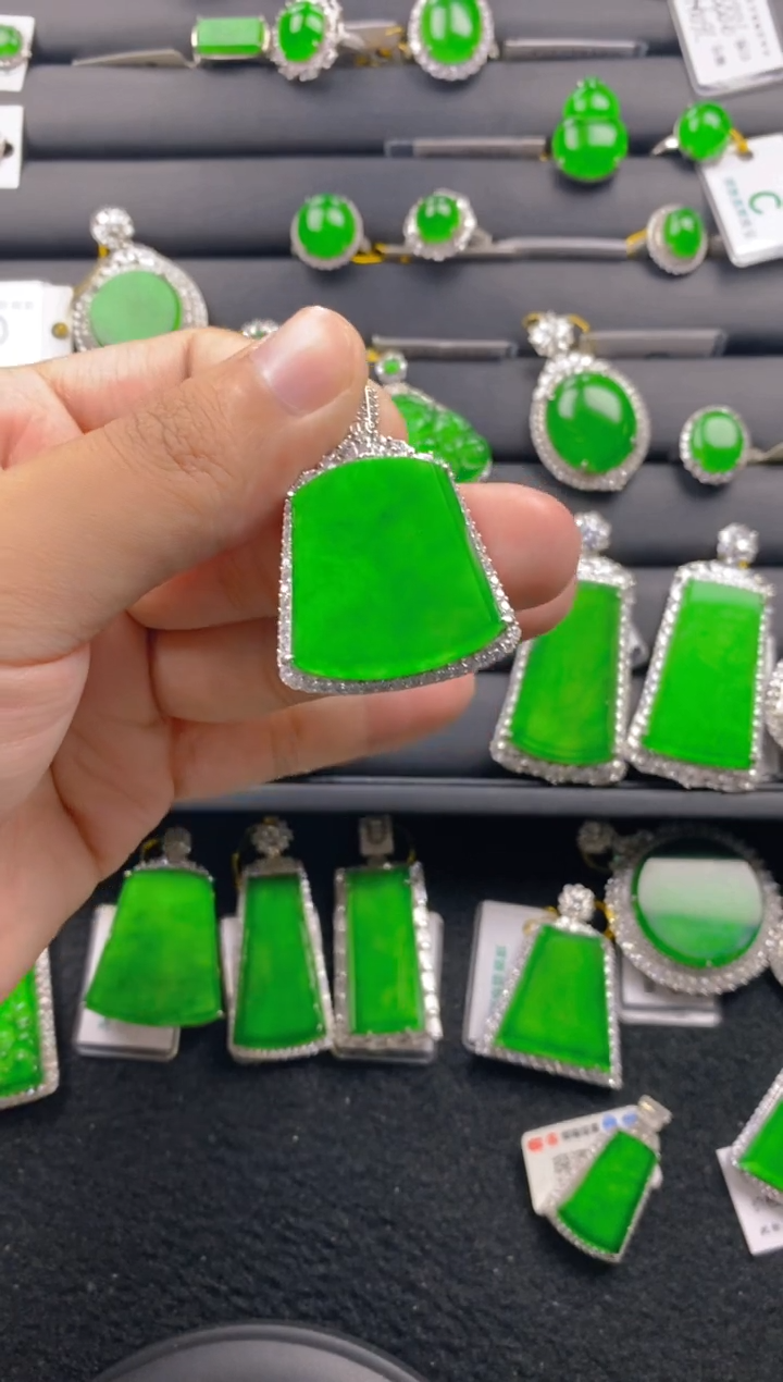 【闪购商品】翡翠颈饰银S925镶嵌11111111