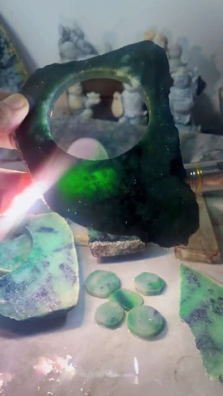 【闪购商品】翡翠吊坠(不含链)未镶嵌A75