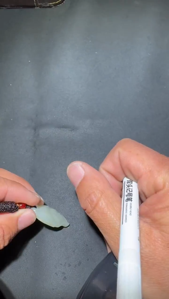 未镶嵌和田玉（糖玉）挂件和田玉