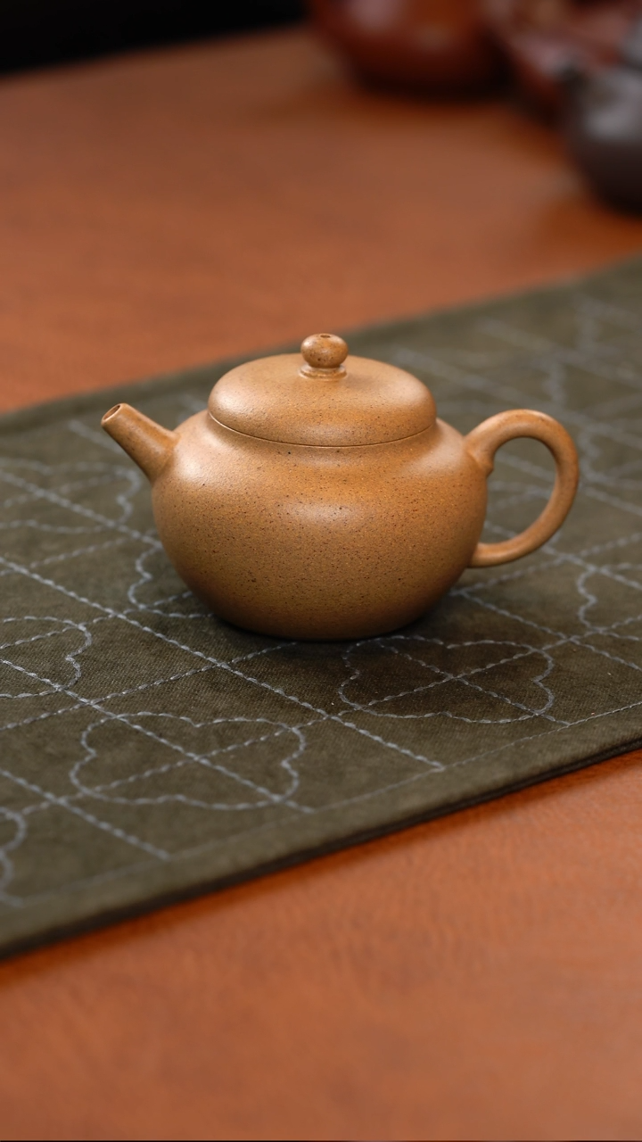 【闪购商品】紫砂茶壶执素 玄玉壶 黄段泥 致臻 