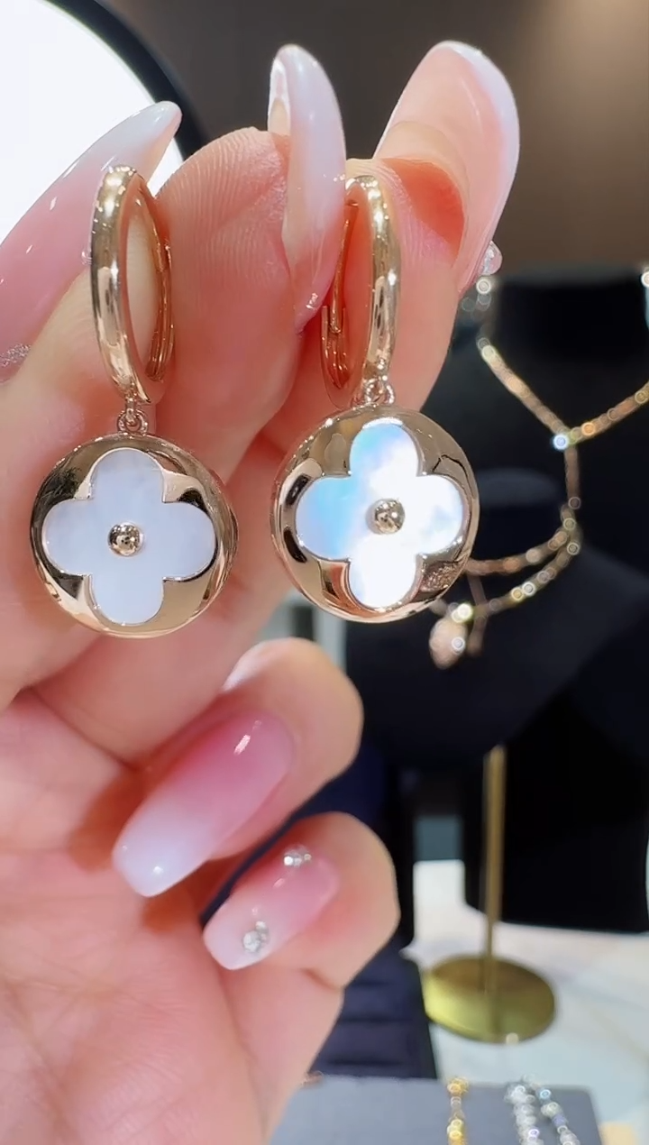 【闪购商品】贝壳（贝母）耳扣18K金镶嵌贝母老花耳扣