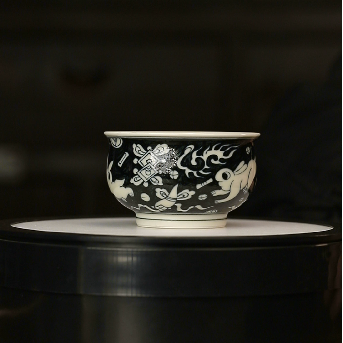 12.23/M400C7/二号釉青花钱兔纹炉式杯