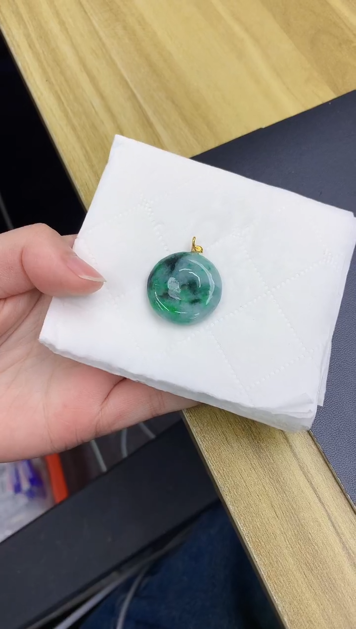 颈饰18K金镶嵌翡翠天然A货