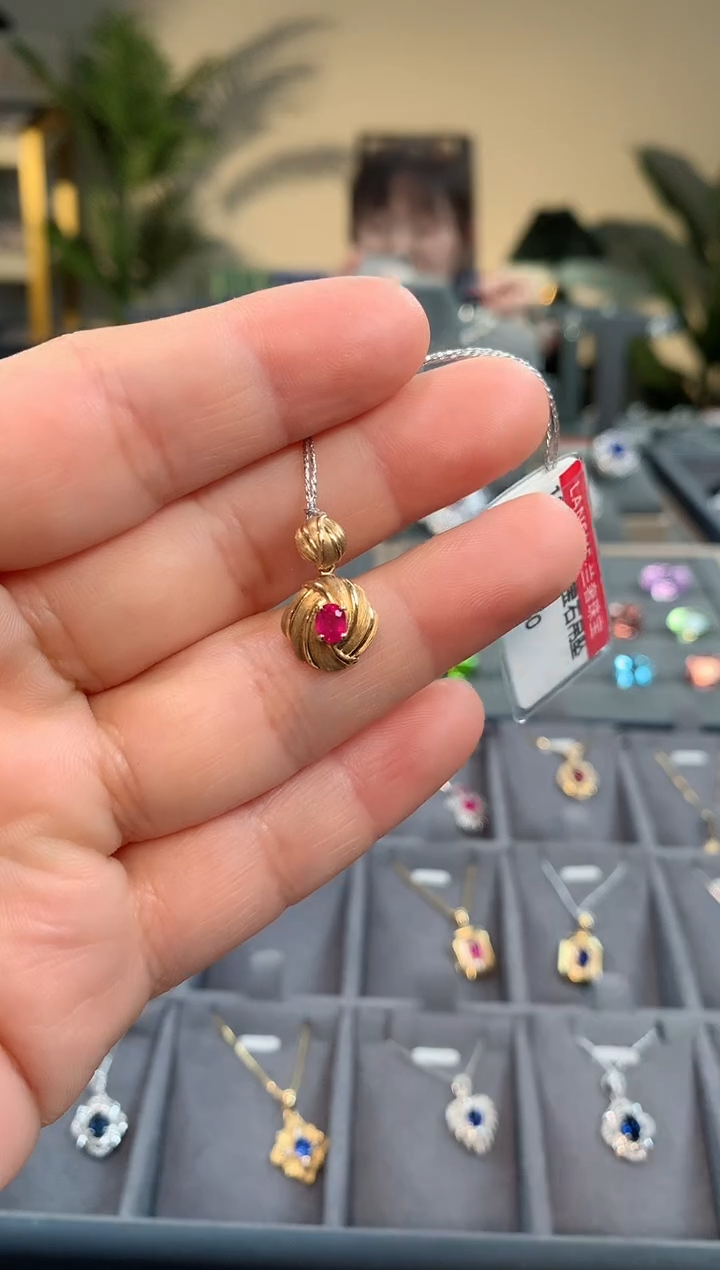 【闪购商品】红宝石吊坠(不含链)18K金镶嵌无烧