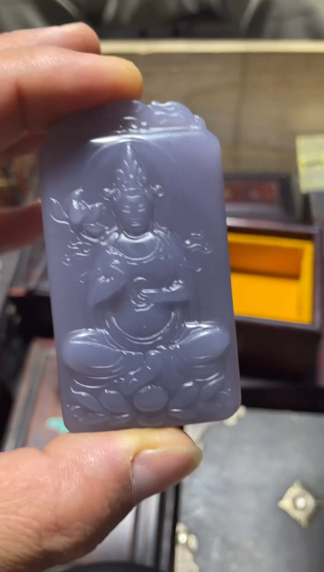 玉胭脂色双面观音1件