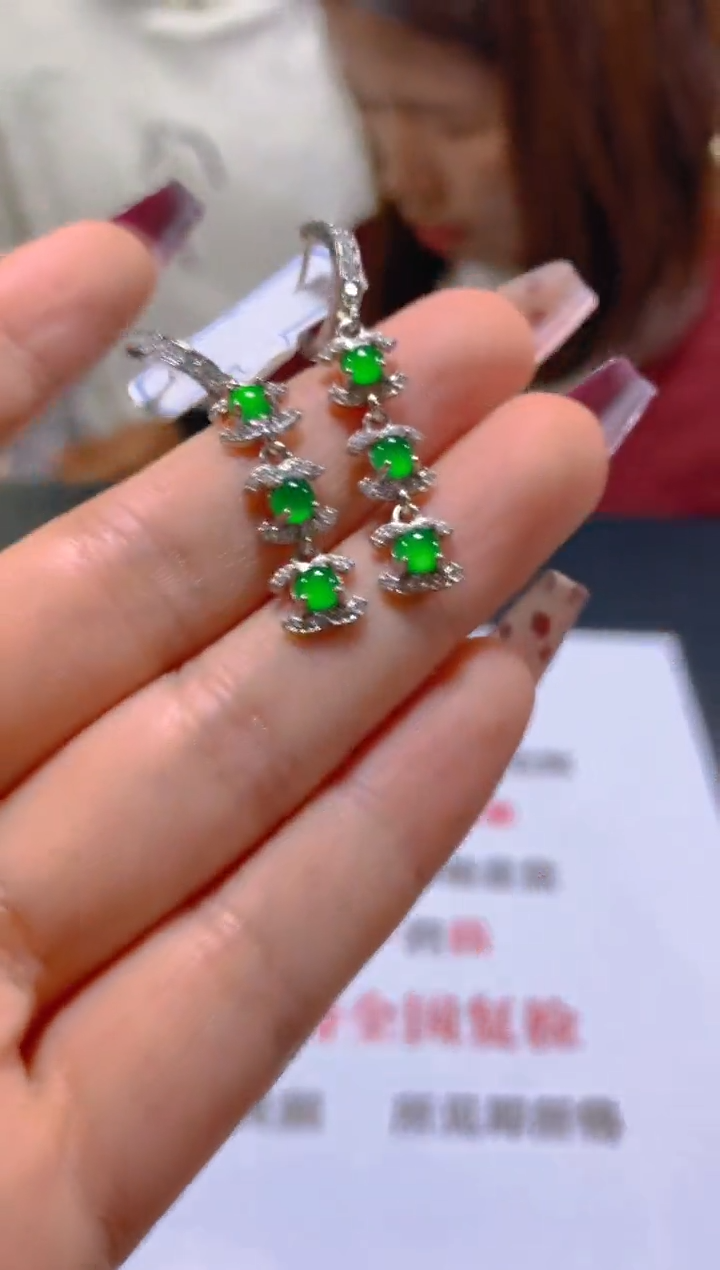 未镶嵌翡翠耳饰多样性发一