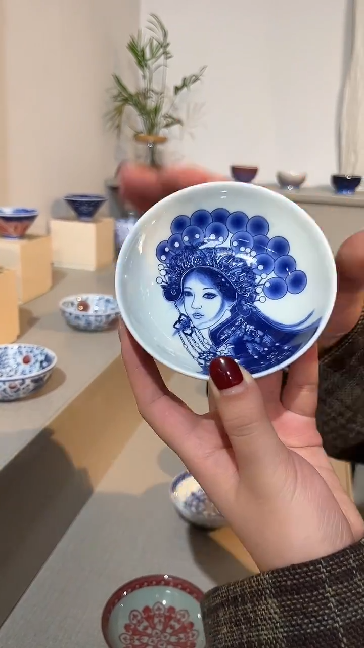 景德镇高温瓷花旦普洱