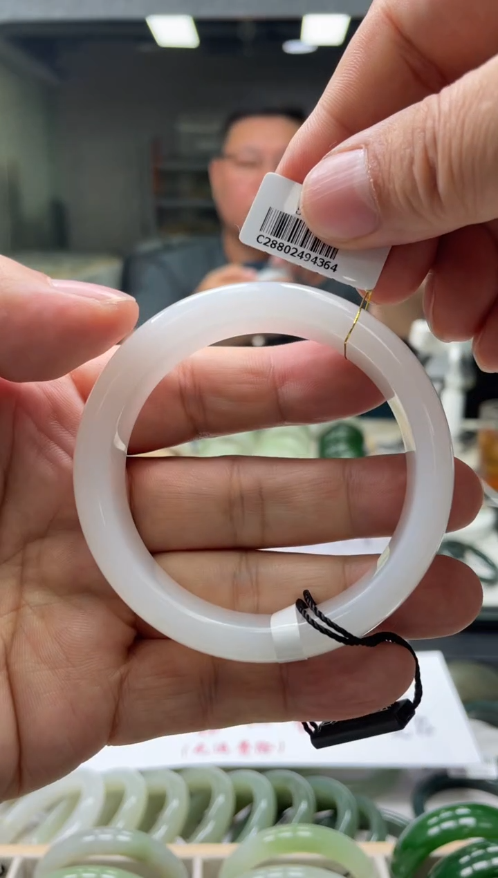 【闪购商品】和田玉手镯未镶嵌编码4364 圈口58-59