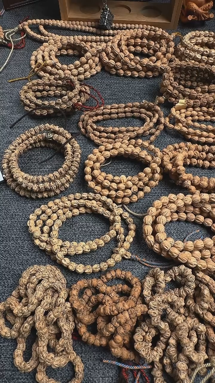 手串柏香籽/百香籽汗*僧红尸陀林