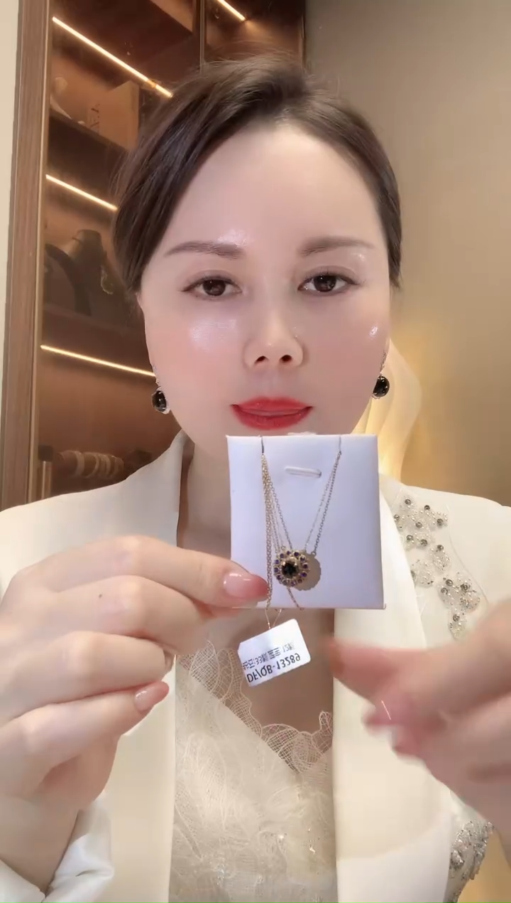 【闪购商品】翡翠套链18K金镶嵌D14 翡翠