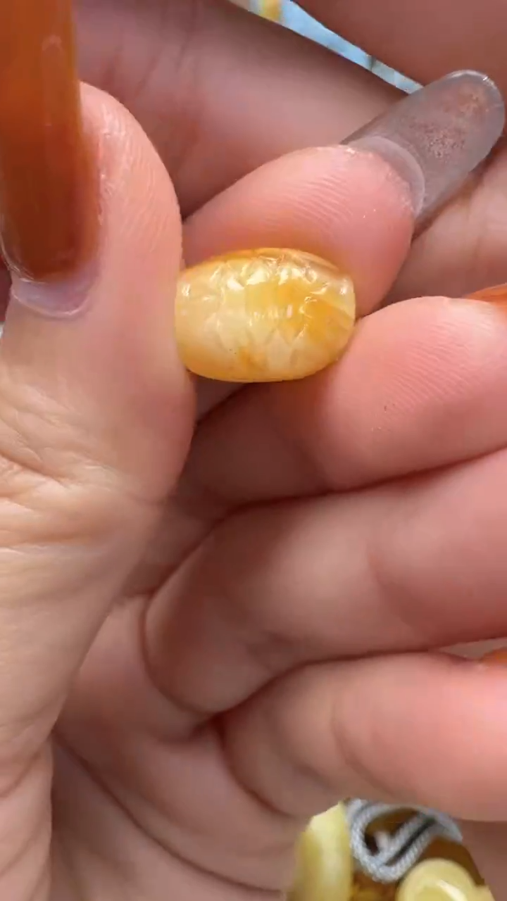 裸石琥珀未镶嵌如图