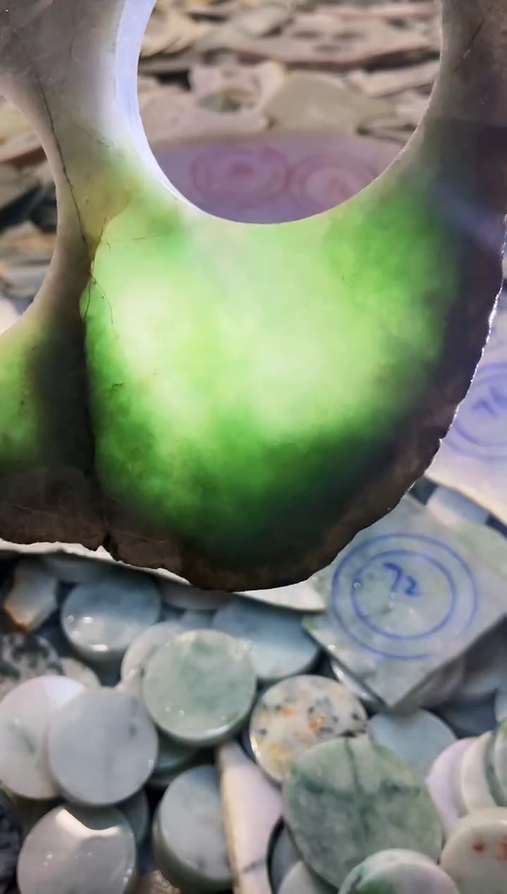 【闪购商品】翡翠颈饰未镶嵌A货吴平848