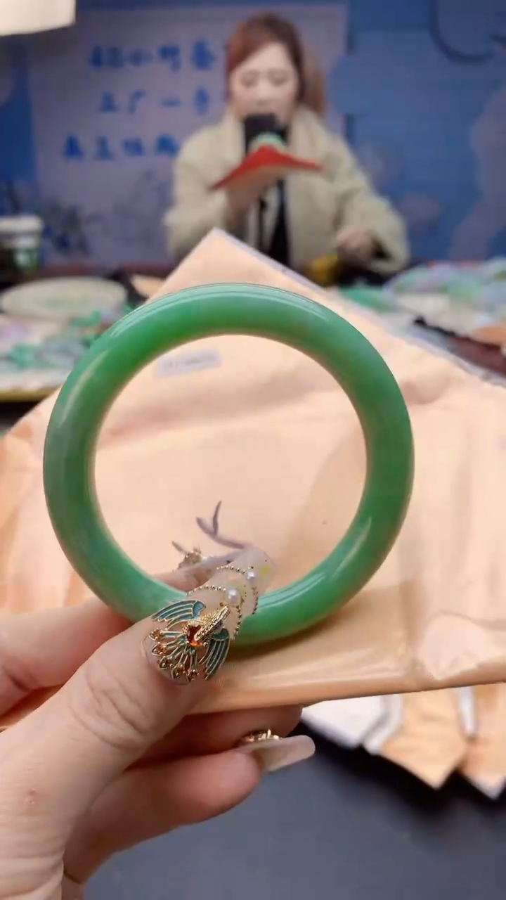 【闪购商品】翡翠手镯未镶嵌0531832483