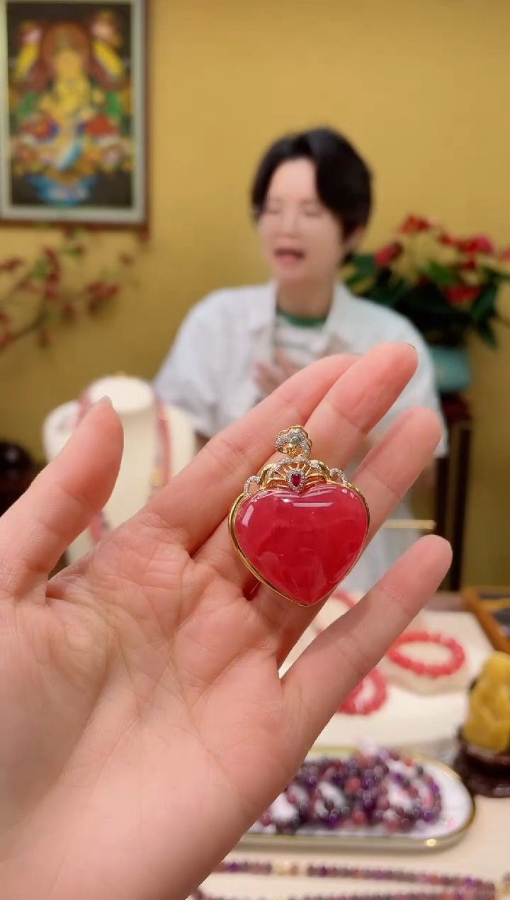 【桃总推荐】18k红纹石玉化爱心吊坠@@ZY50614035
