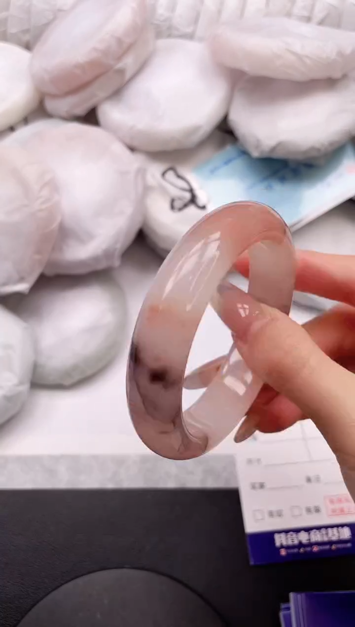 【闪购商品】石英质玉手镯未镶嵌2K289-56