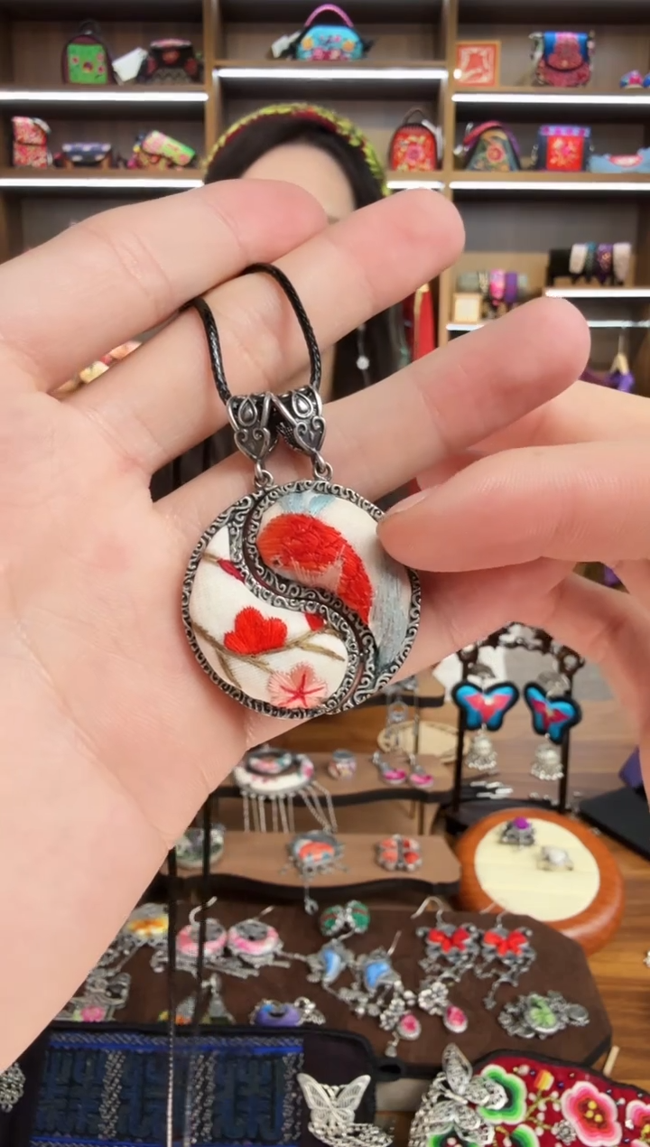 【闪购商品】织绣59蒙阿苏苗绣传承