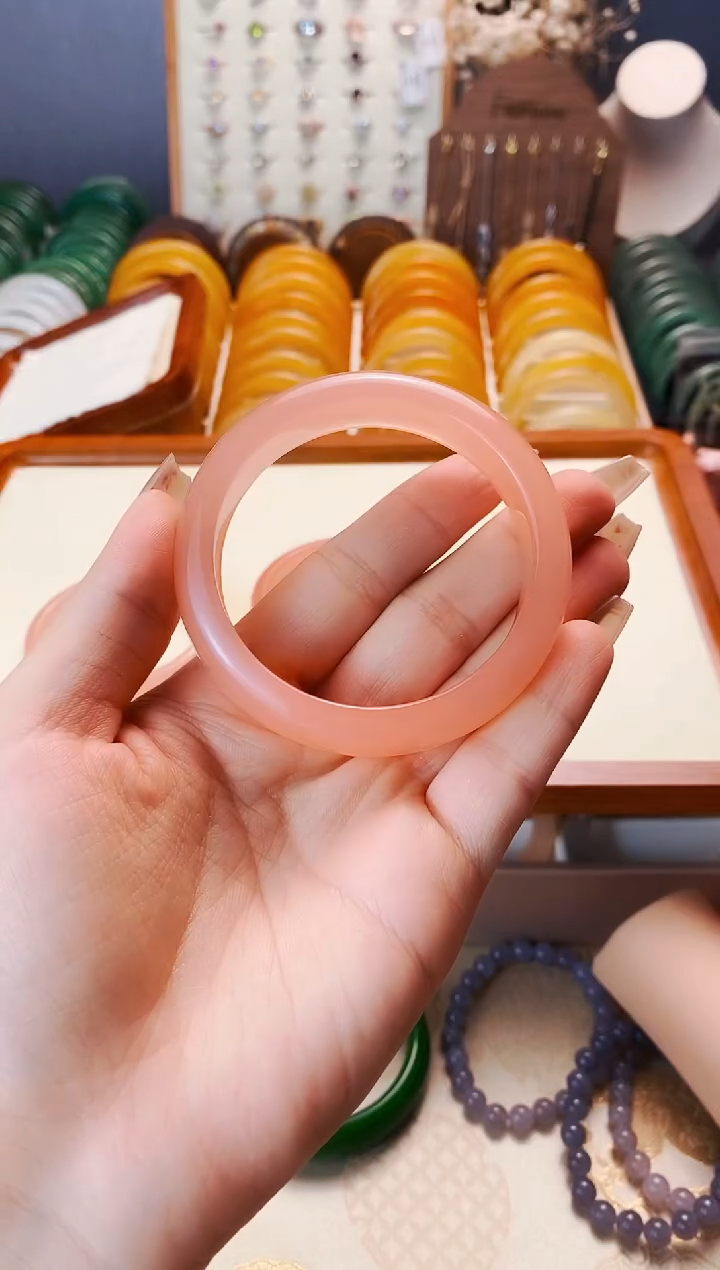 石英质玉手镯未镶嵌一****?59+