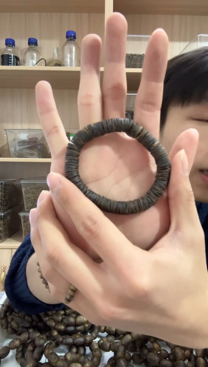 【闪购商品】沉香手串1.0沉水片珠单圈14克+ 多样性发其一