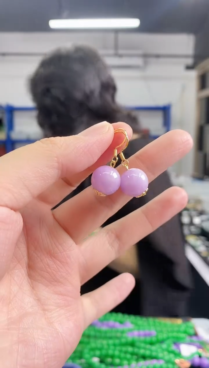 翡翠未镶嵌耳饰多样性发其一颜色微差