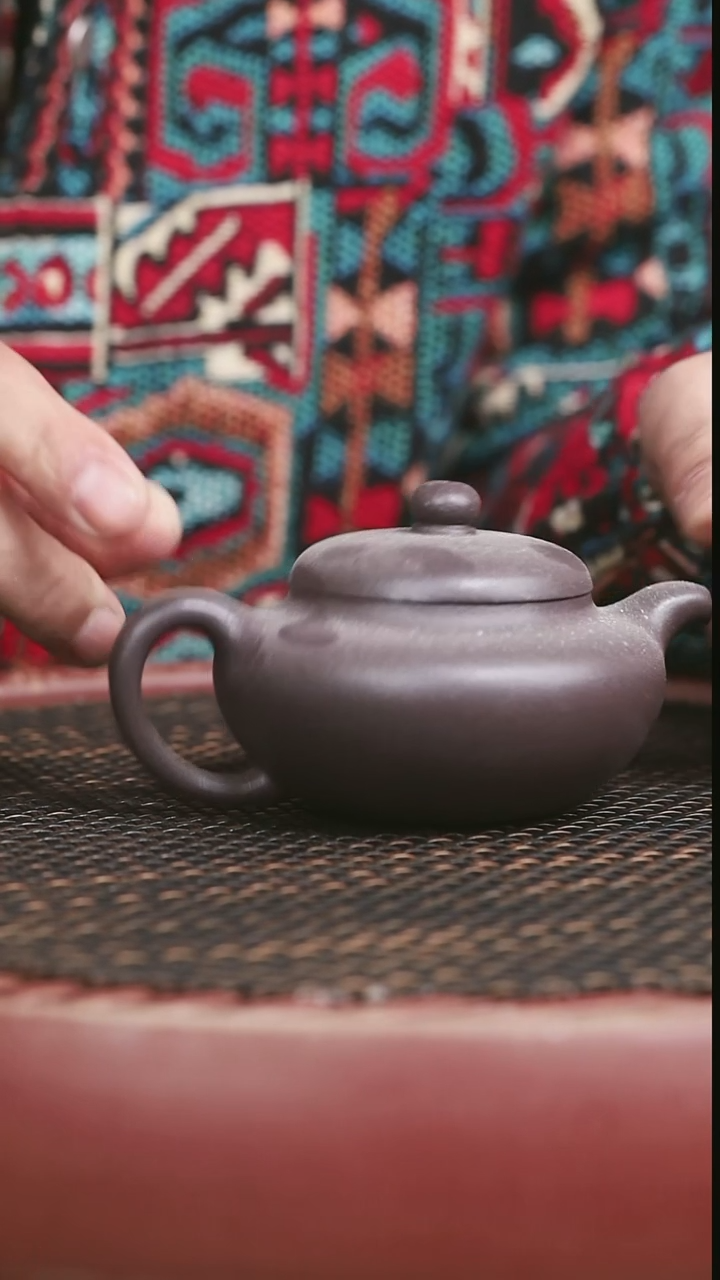 茶壶紫砂31号天青扁柿圆180CC