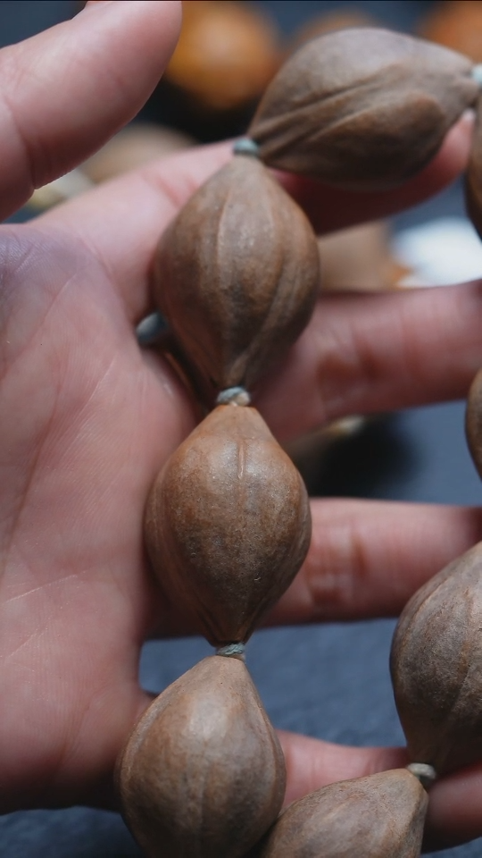 【闪购商品】文玩核桃吊坠苏工橄榄核