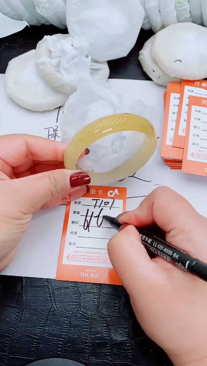 【闪购商品】石英质玉手镯未镶嵌T107-61-62