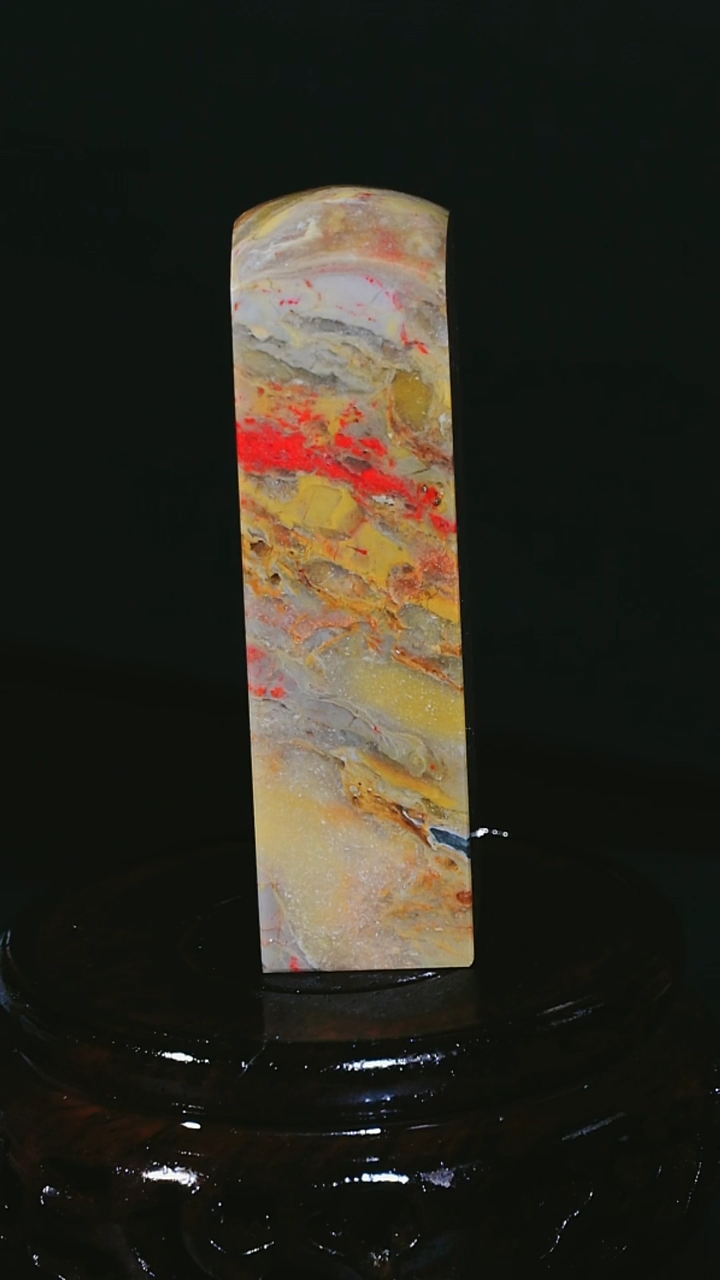 昌化石聽*者昌化鸡血石