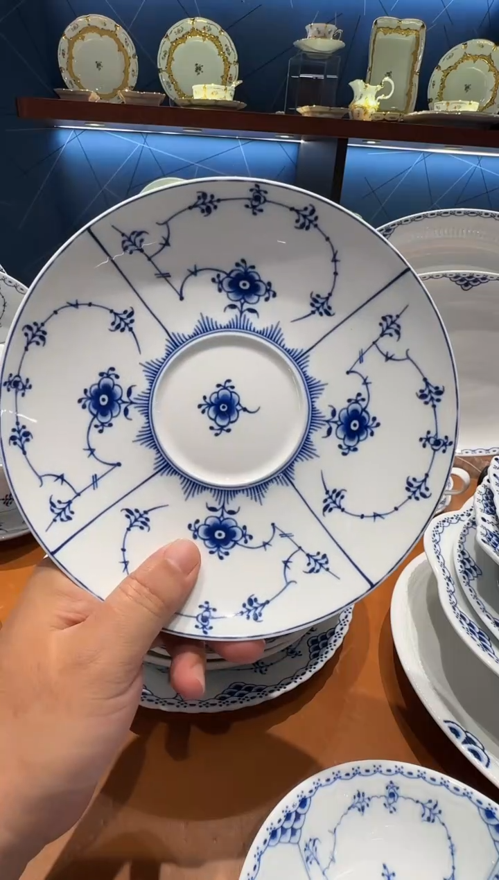 瓷五花马唐草大美底碟