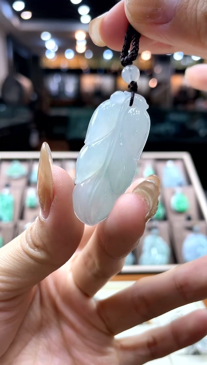 【闪购商品】翡翠颈饰未镶嵌树叶